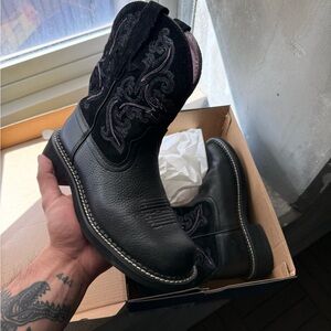 Women's Ariat Fatbaby II black/orchid leather boots